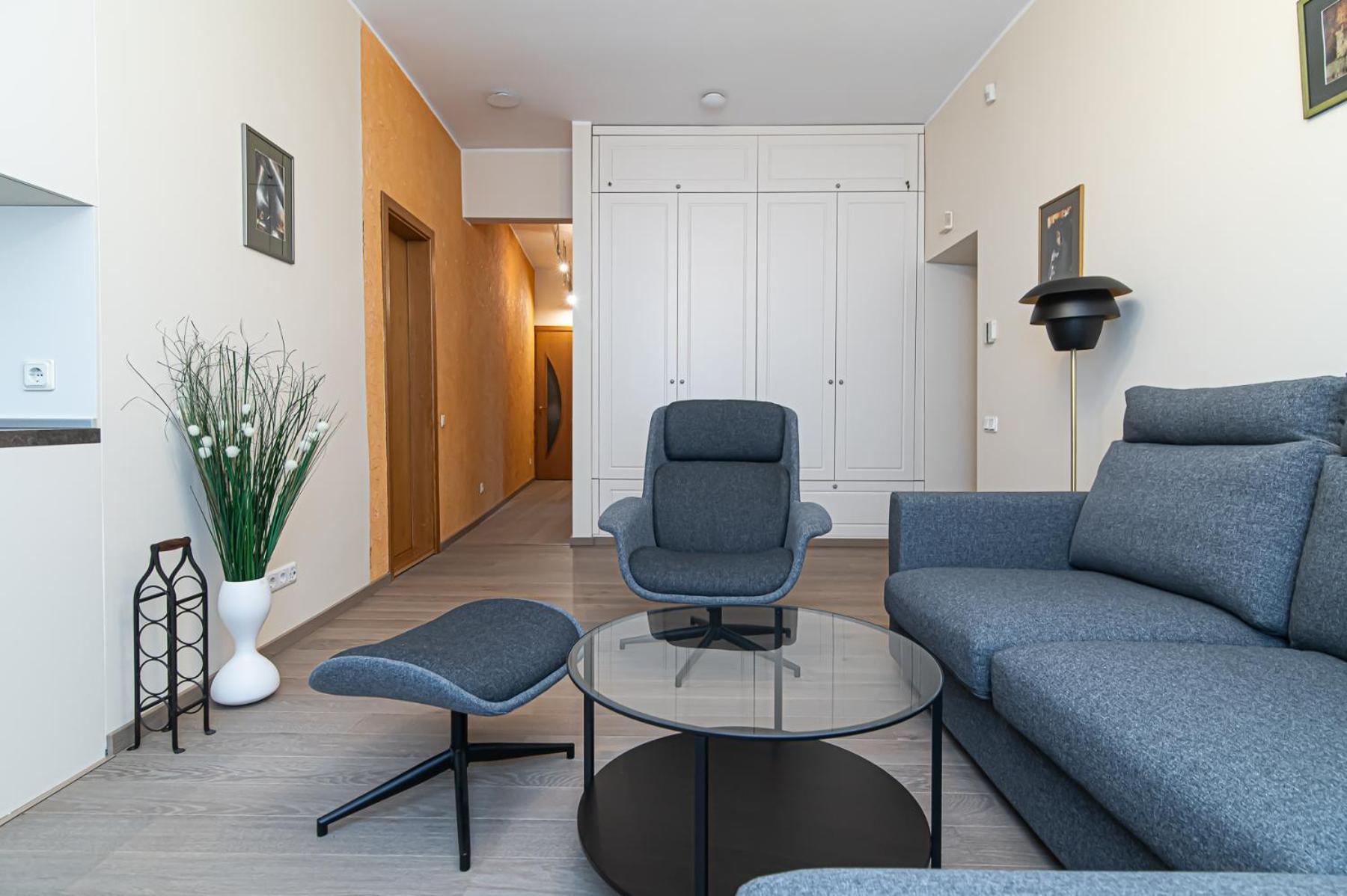 Town Hall With Jacuzzi By Urban Rent